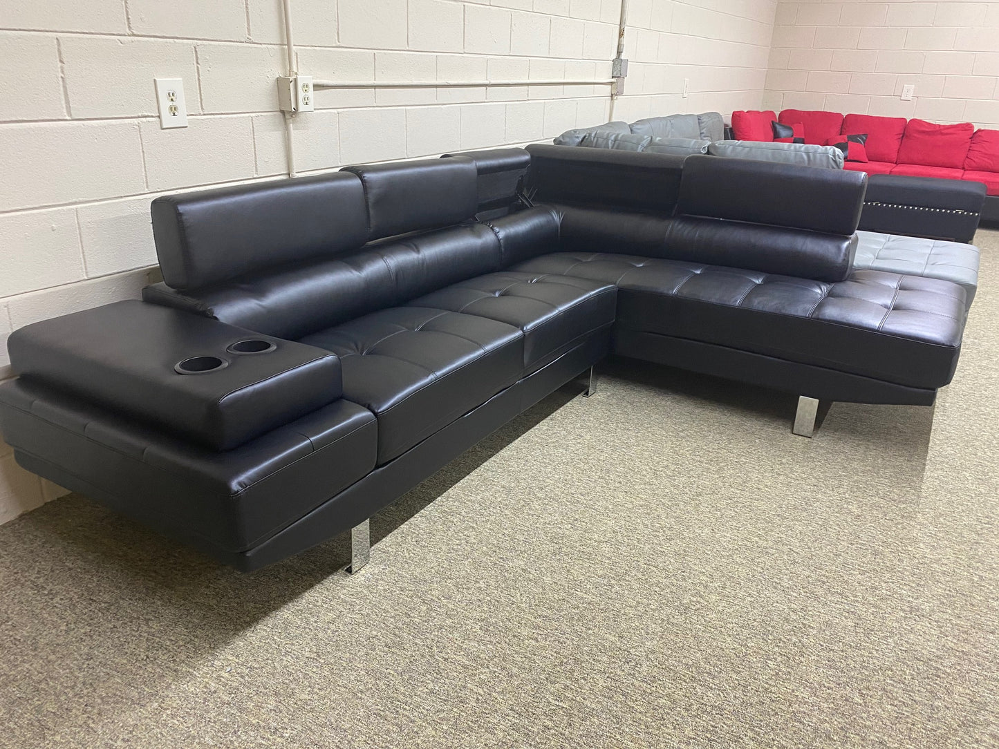 #9331 BLACK SECTIONAL WITH CUP HOLDER!