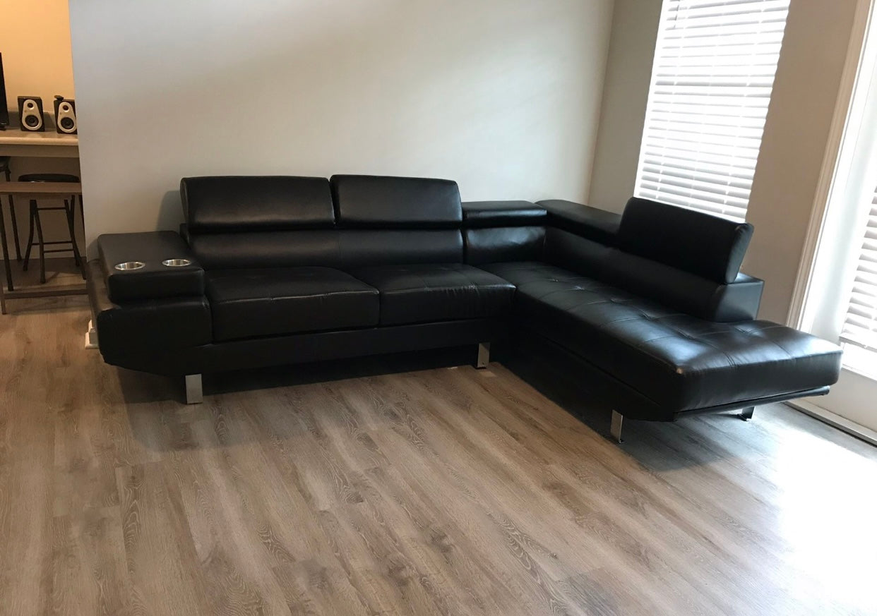 #9331 BLACK SECTIONAL WITH CUP HOLDER!